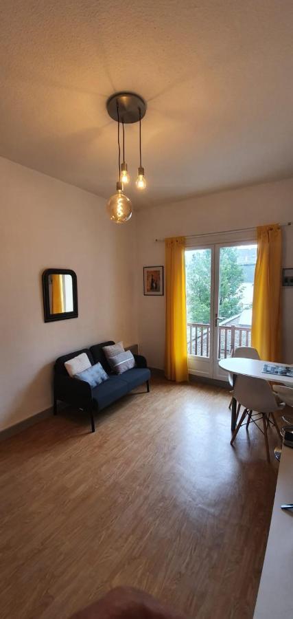 Studio Lumineux Au Centre Ville Bagnères-de-Bigorre Екстериор снимка